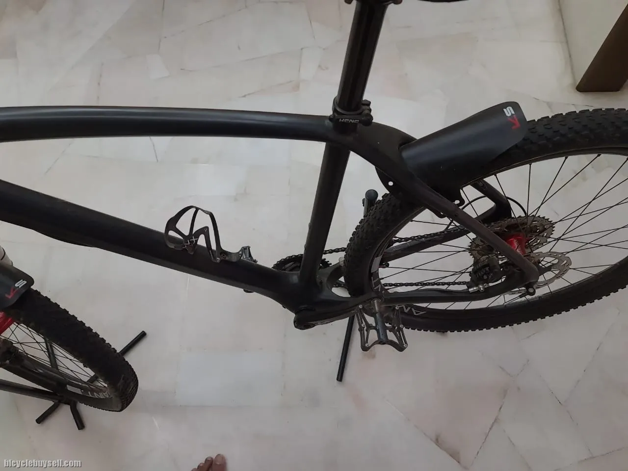 Carbon Mountain Bike - Size XL (9Kg)
