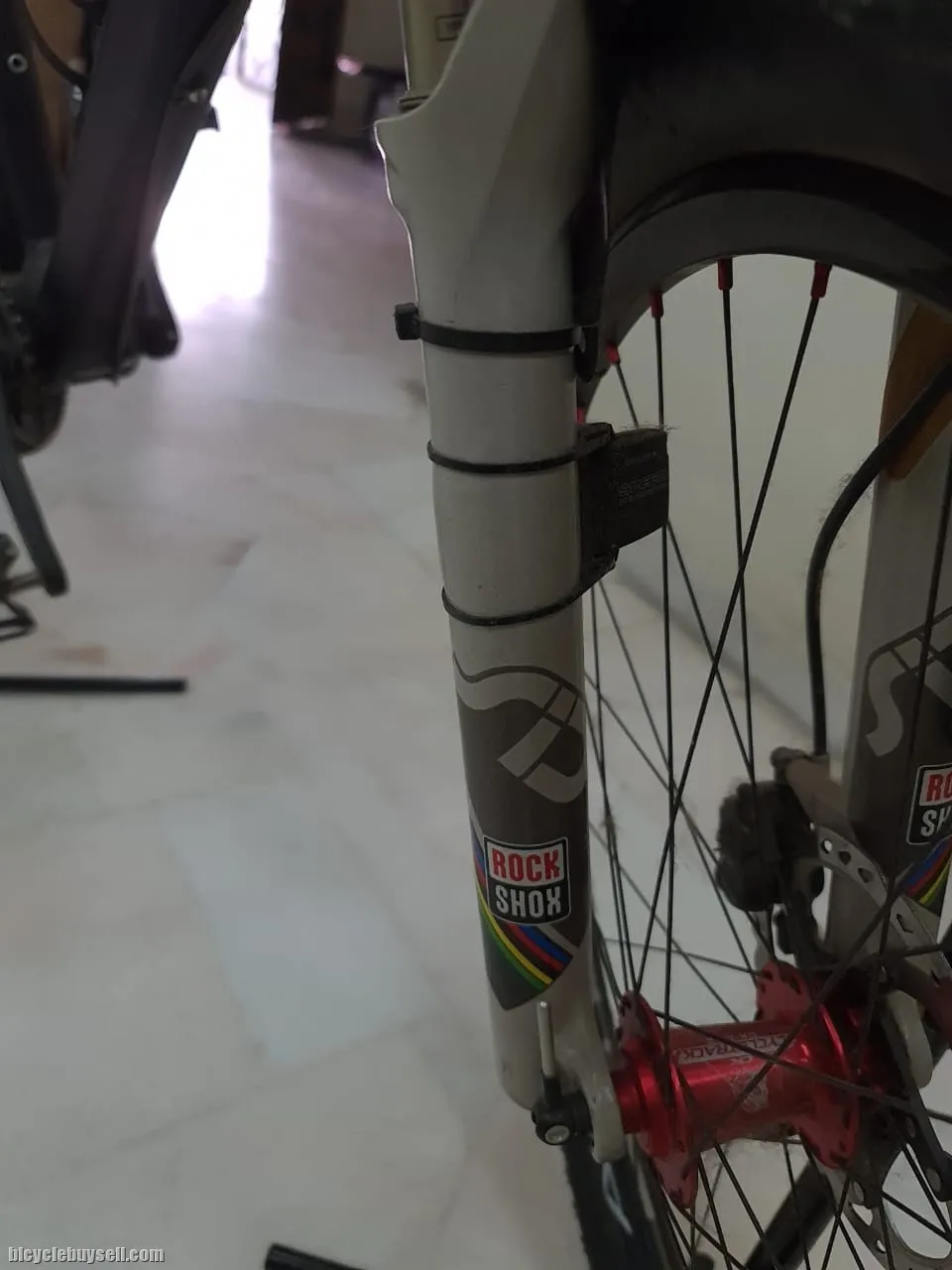Carbon Mountain Bike - Size XL (9Kg)