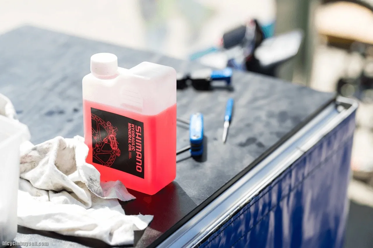 Hydraulic Mineral Oil - Shimano Brake Fluid 1-Liter 1000cc tektro magura original