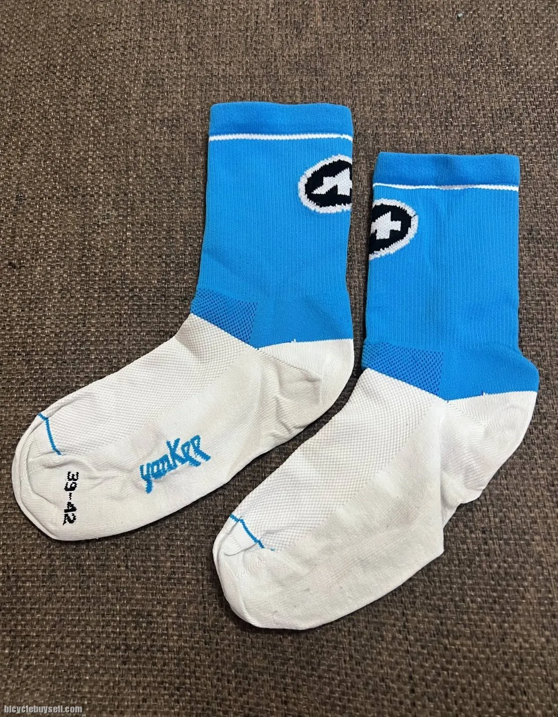 Used Assos Yankee G1 sock (size 39~42)