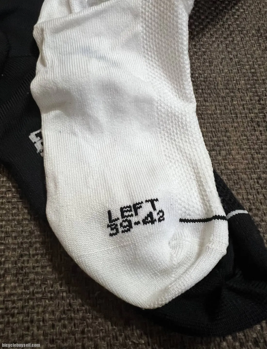 Used Assos Mille Evo7 sock (size 39~42)