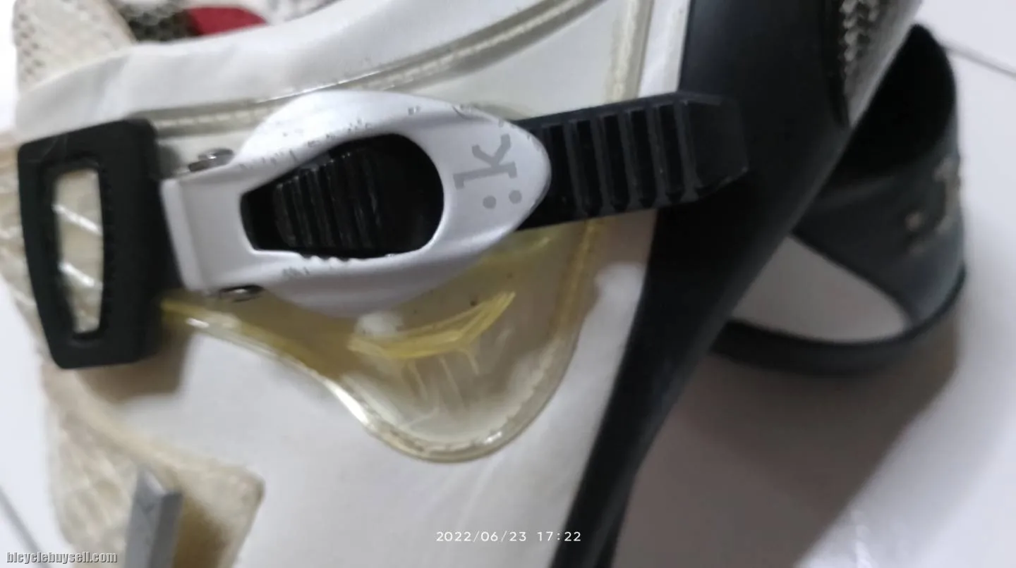 Fizik R3 Uomo road shoes