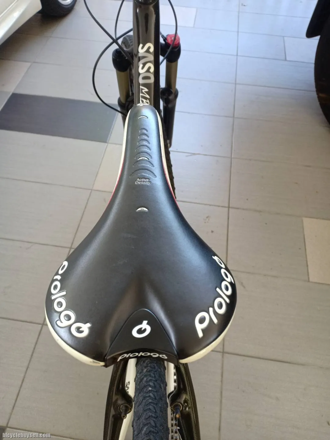 Full carbon MTb bike