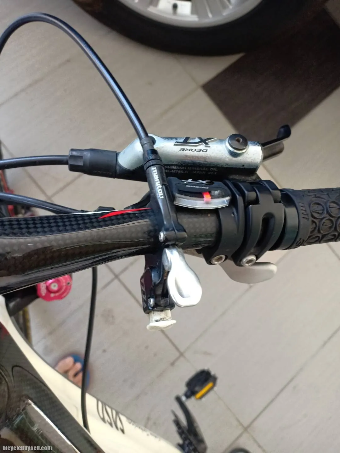 Full carbon MTb bike