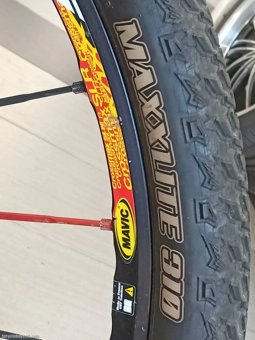 Full carbon MTb bike