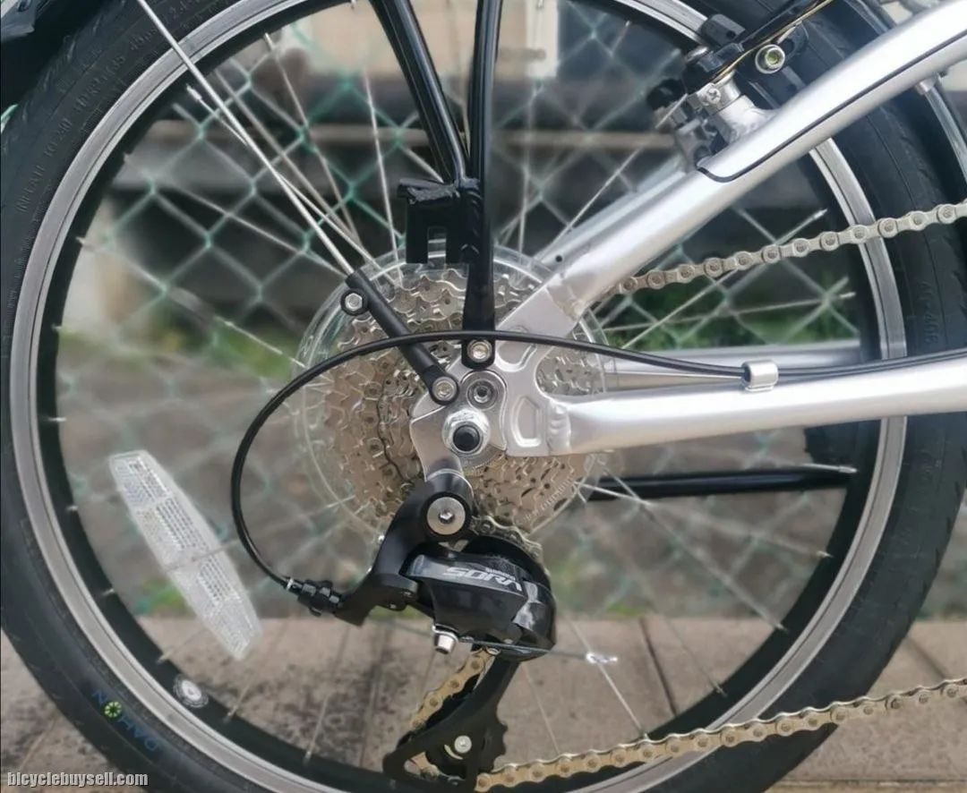 Dahon Mariner D8