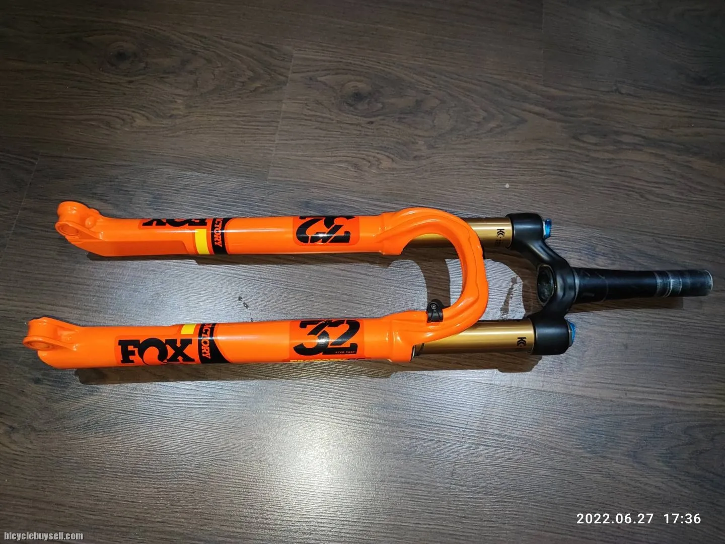 (sold)FOX 32 Step-Cast Factory Suspension Fork - 29", 100 mm