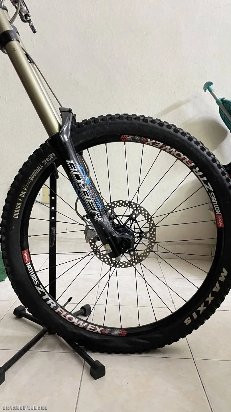 Commencal supreme DH V3
