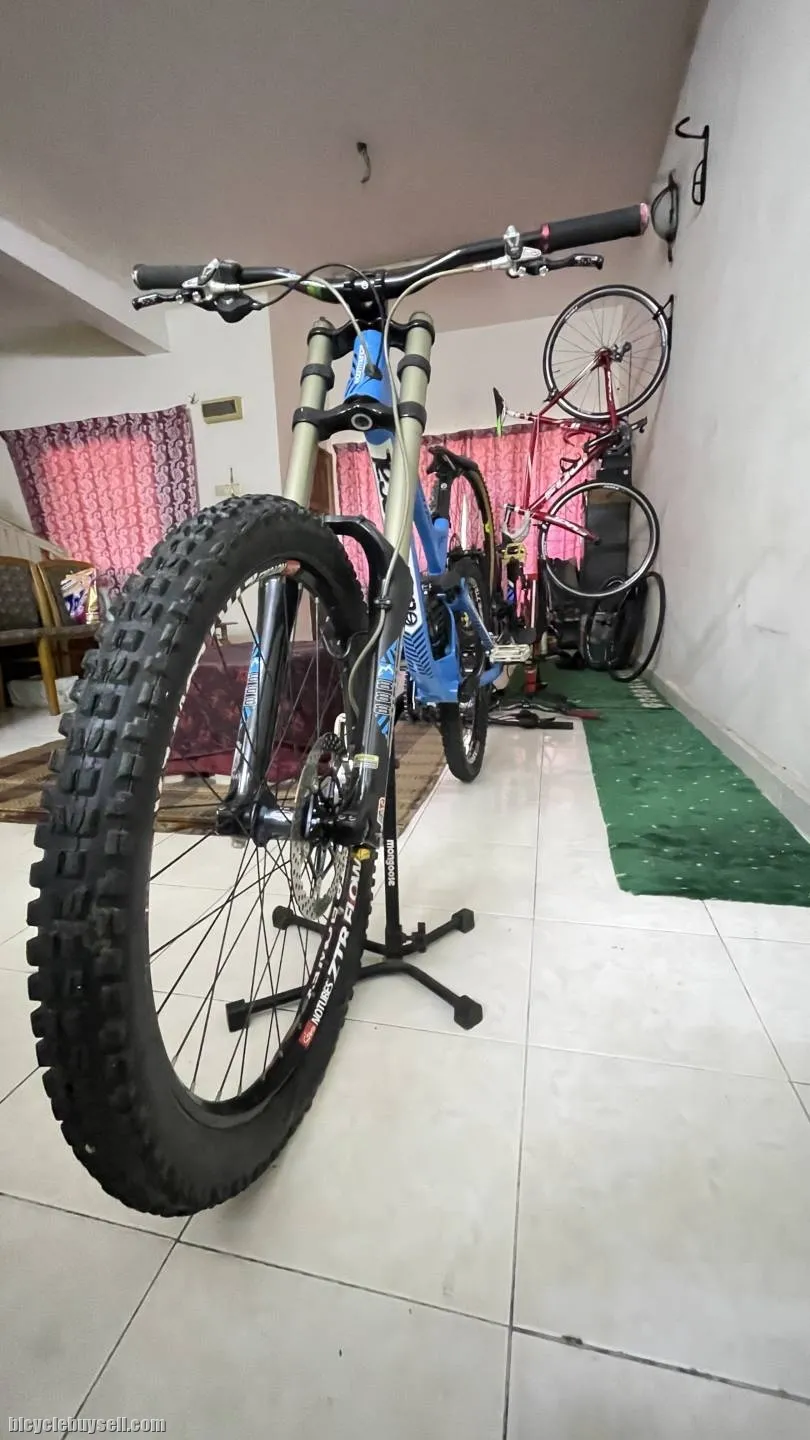 Commencal supreme DH V3