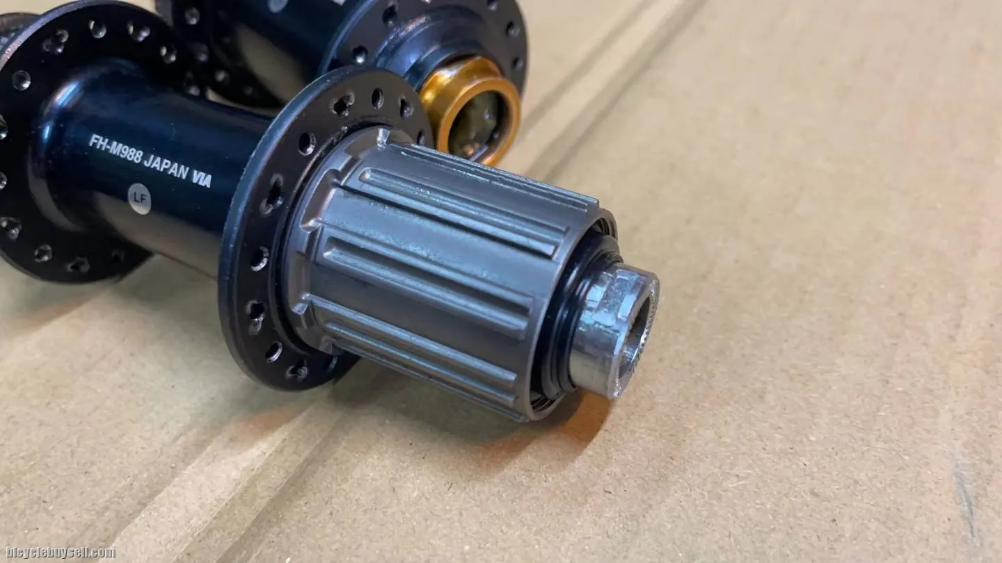 Shimano XTR Hub M988 (Thru Axle Hub )(2nd Hand)(11Spd)