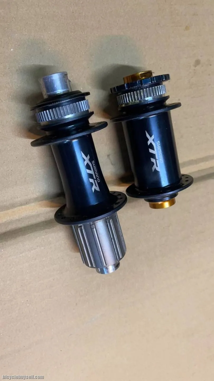 Shimano XTR Hub M988 (Thru Axle Hub )(2nd Hand)(11Spd)