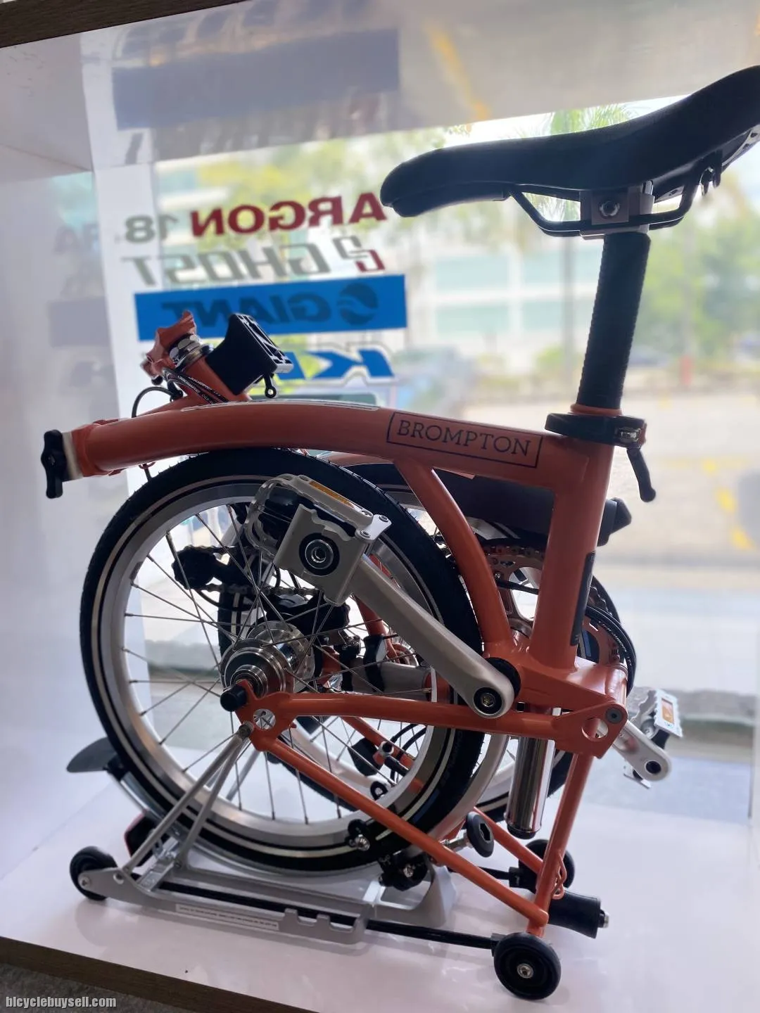 Brompton C Line Utility - 3-Speed - Mid Bar