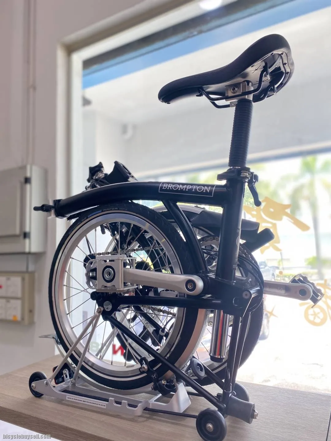 Brompton C Line Utility - 3-Speed - Mid Bar