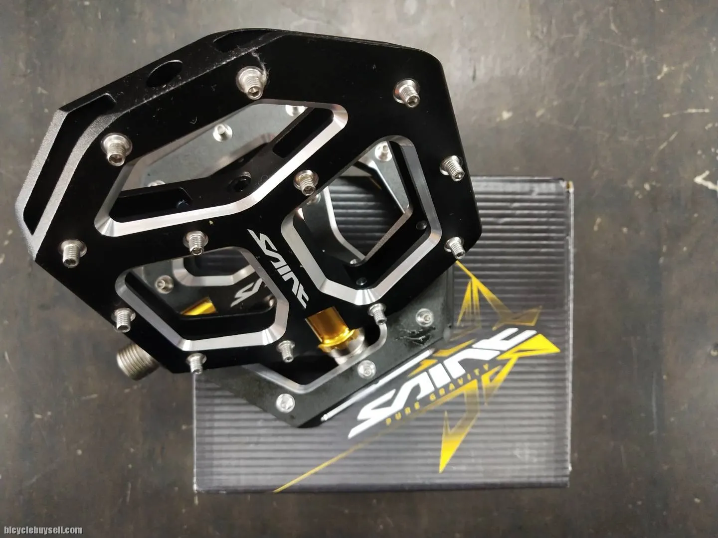 Shimano saint M828 pedals