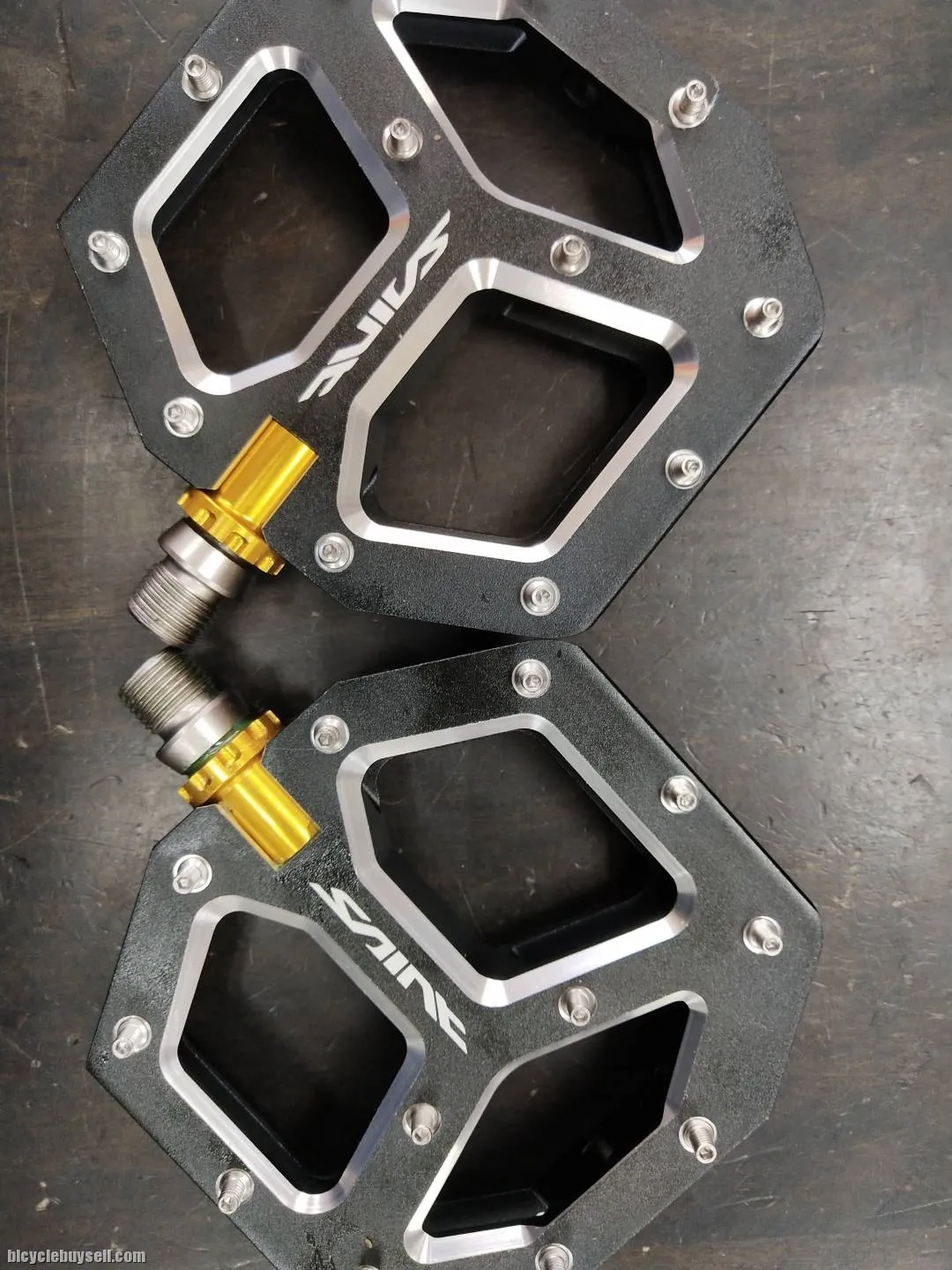 Shimano saint M828 pedals