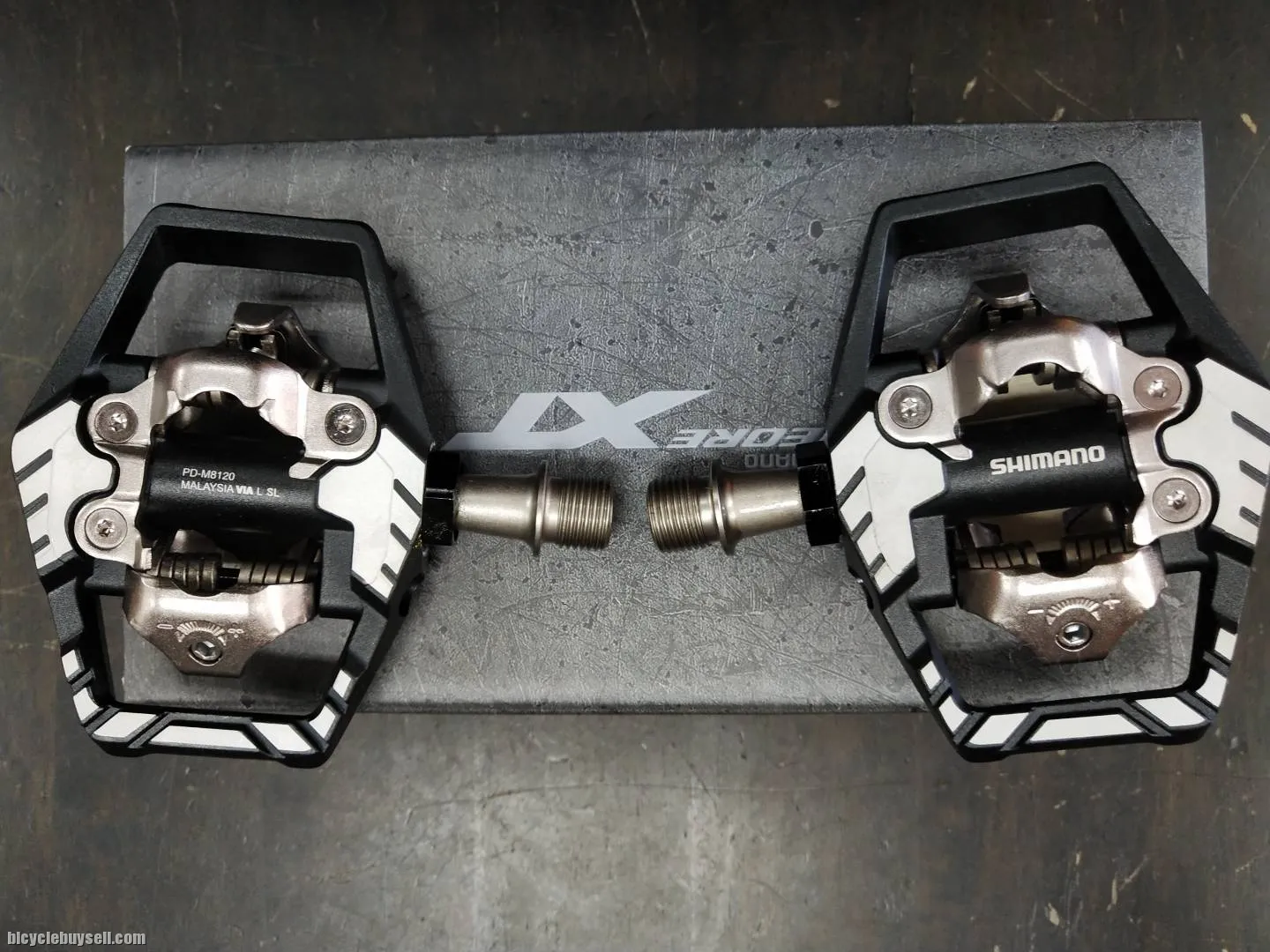 Shimano Deore Xt M8120 spd pedals with sh51 cleats