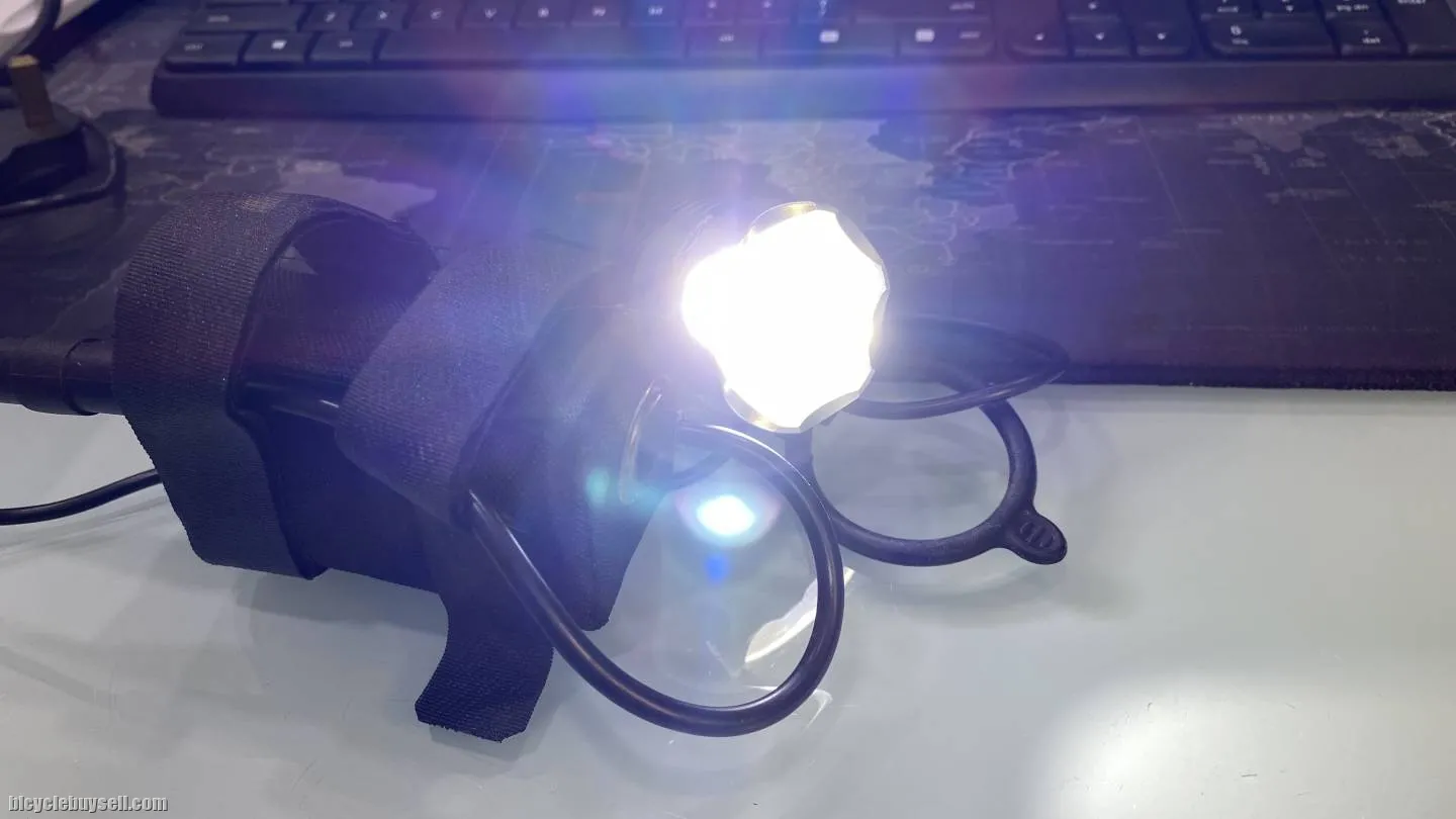 Magic Shine MJ-808 900lm Bicycle Light