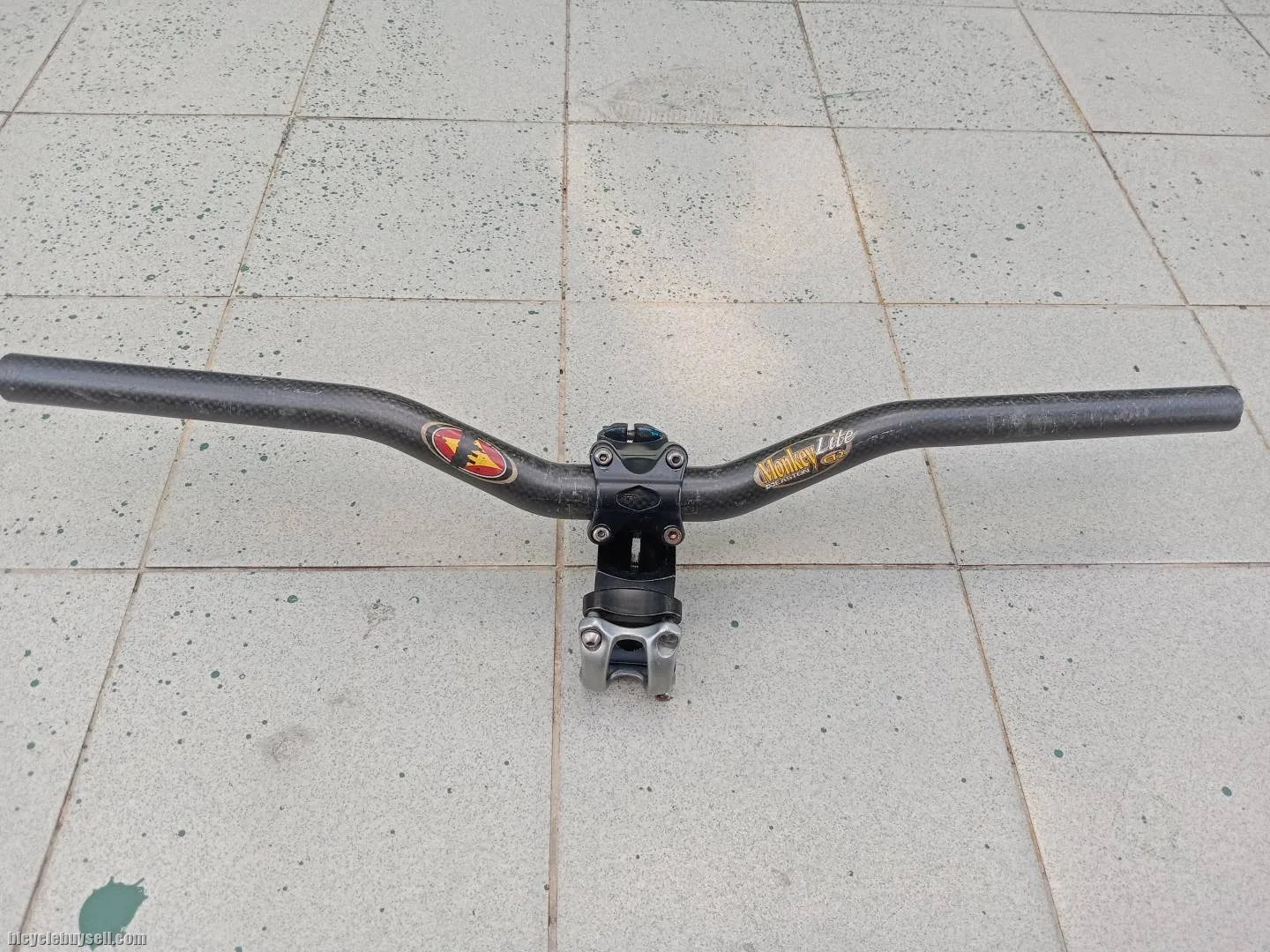 Carbon handle bar