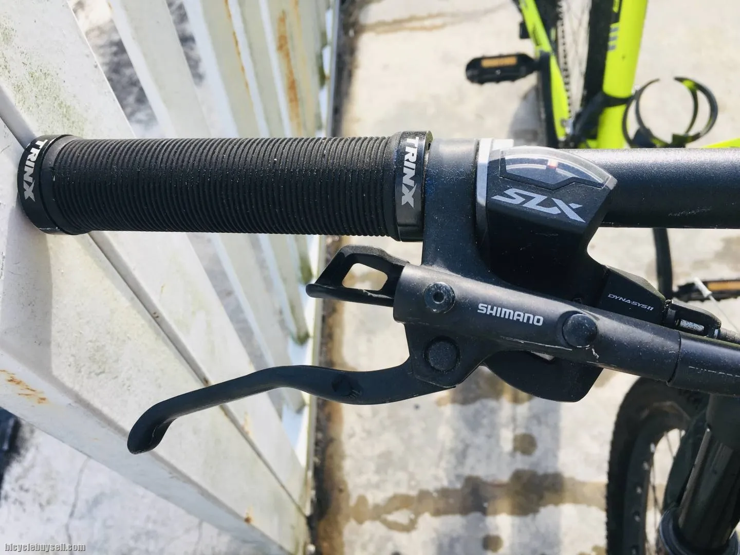 2019 TRINX V900 ELITE 16"