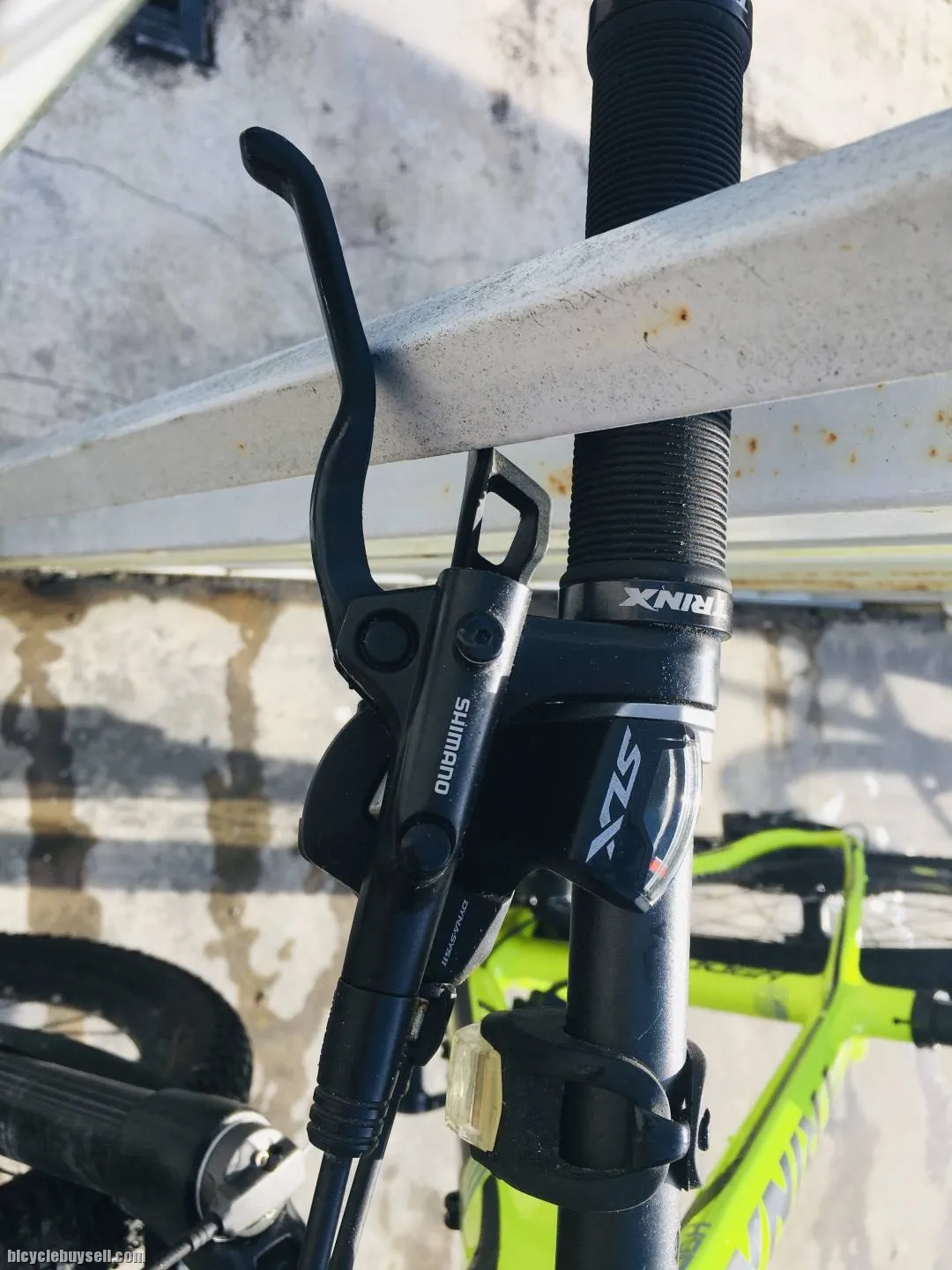 2019  TRINX H900 15.5"
