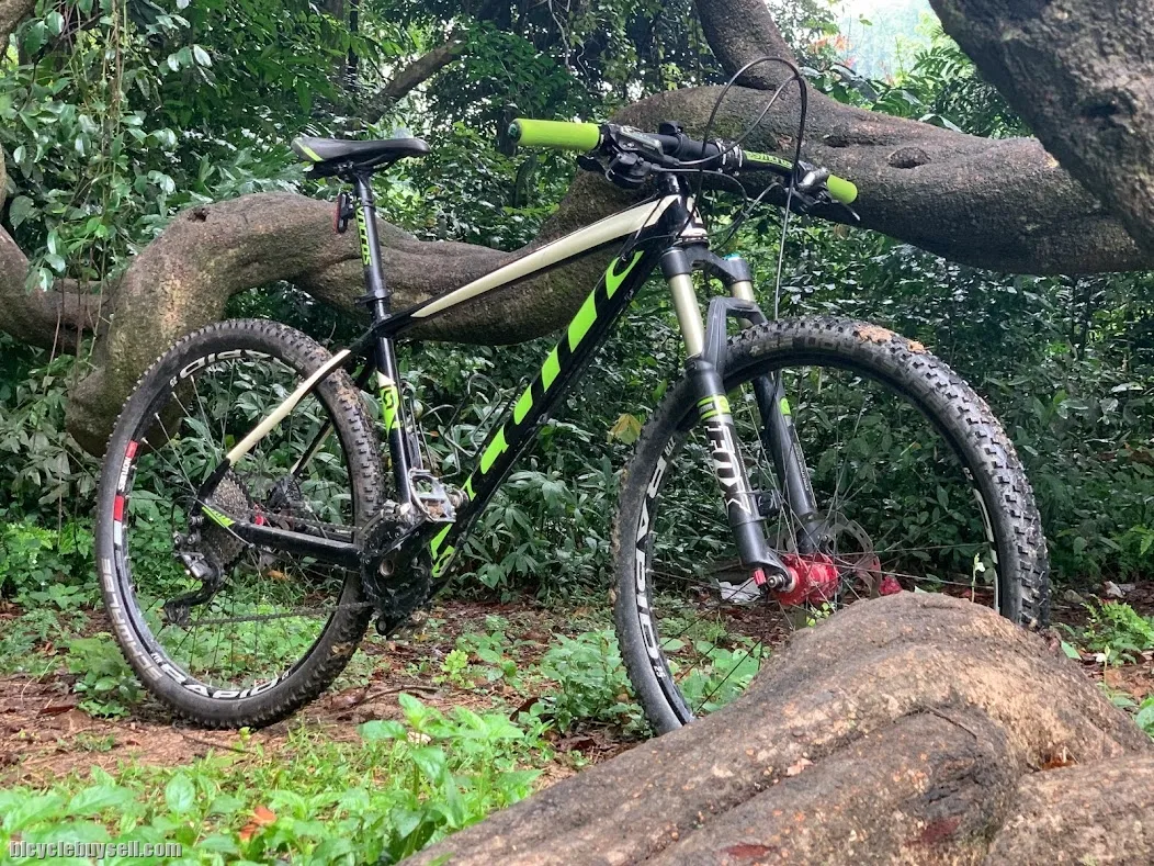 (SOLD) Scott Scale 27.5