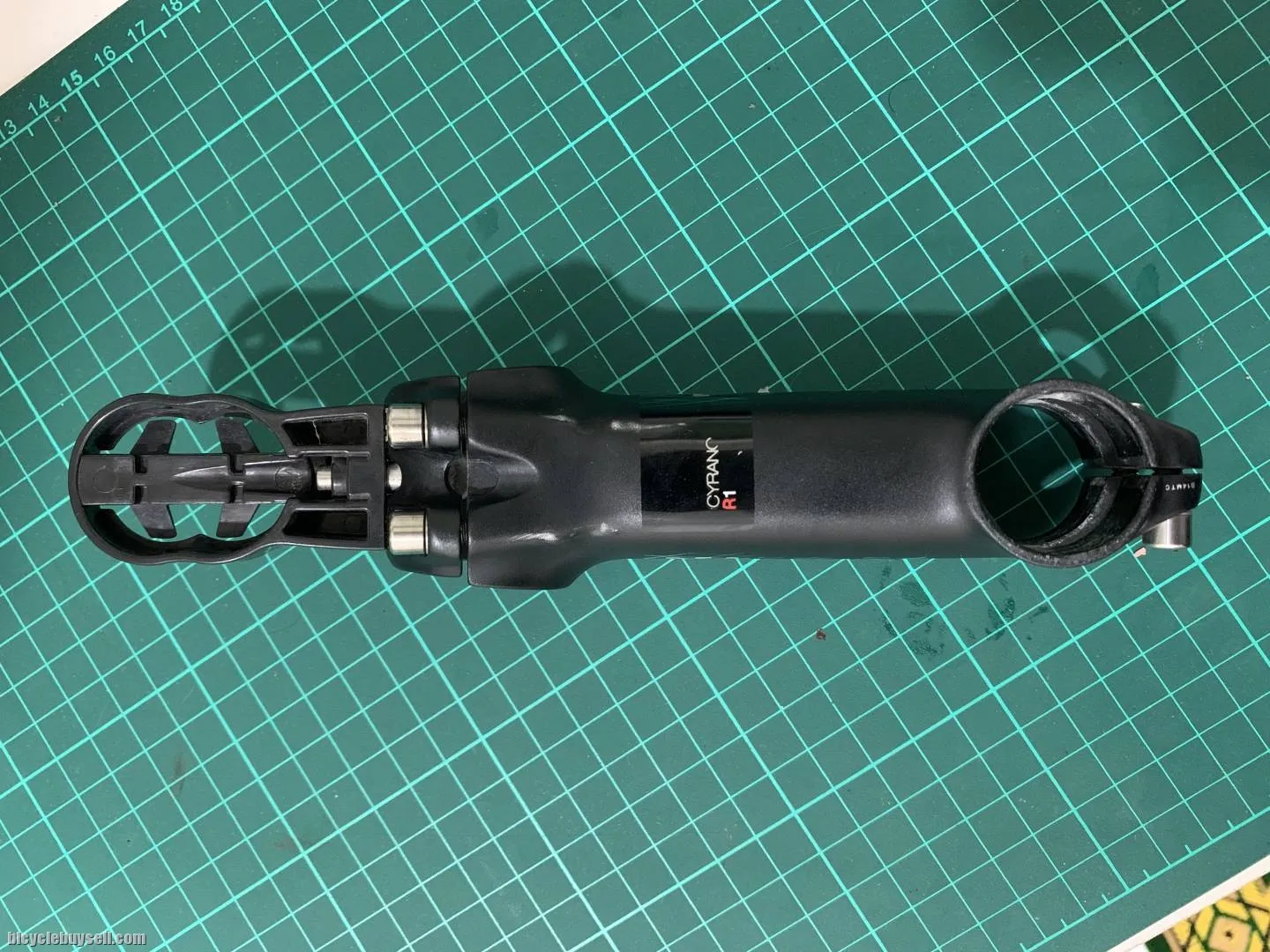 Fizik Cyrano R1
