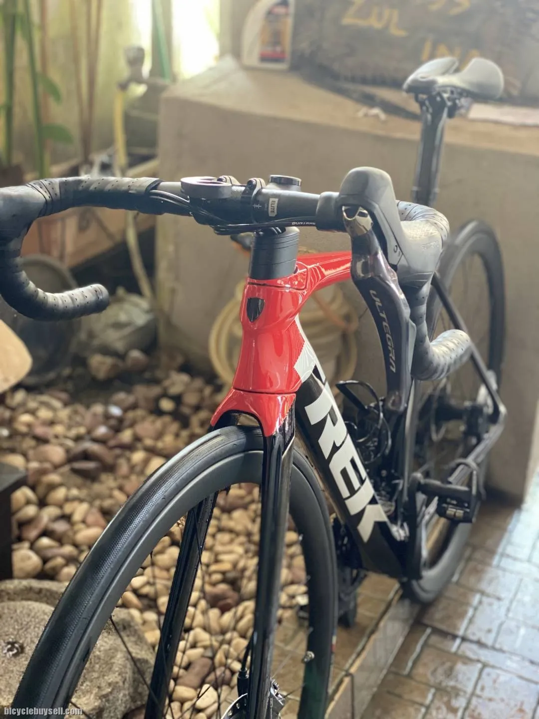 **SOLD**Trek Emonda SL6 Pro Disc size 52 (Black/radioactive red)