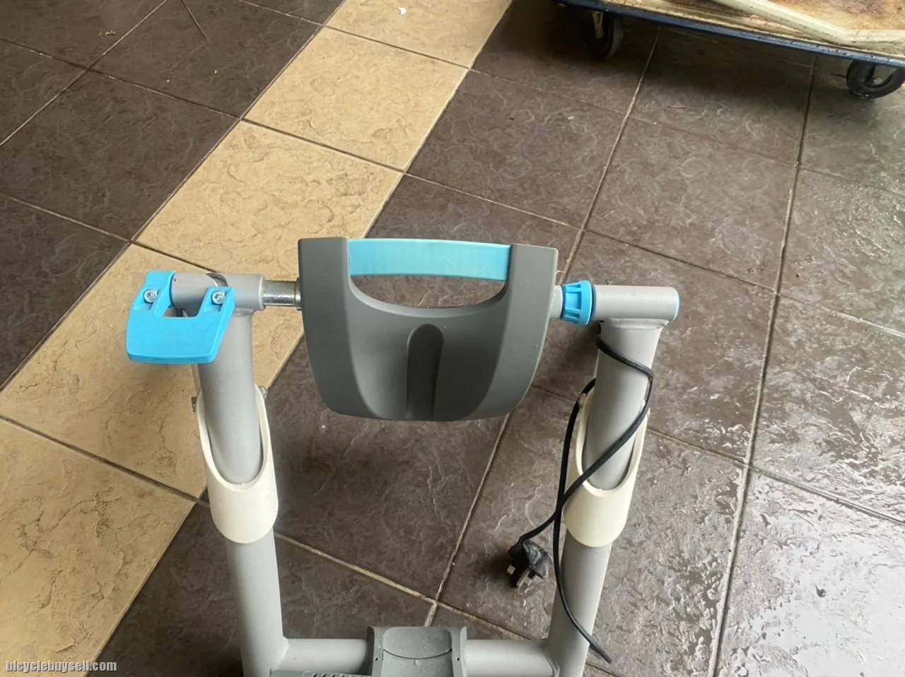 TACX Flow Smart Trainer  c/w Mat