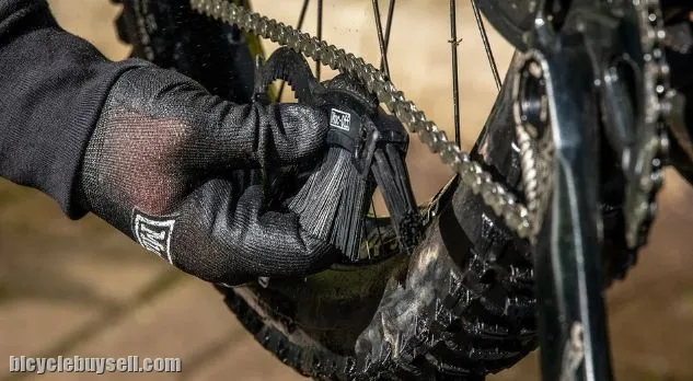 Muc Off Claw Brush (For Chain and sprocket cleaning)