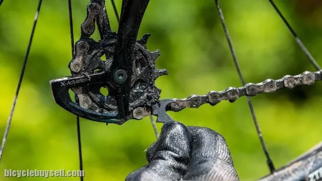 Muc Off Claw Brush (For Chain and sprocket cleaning)