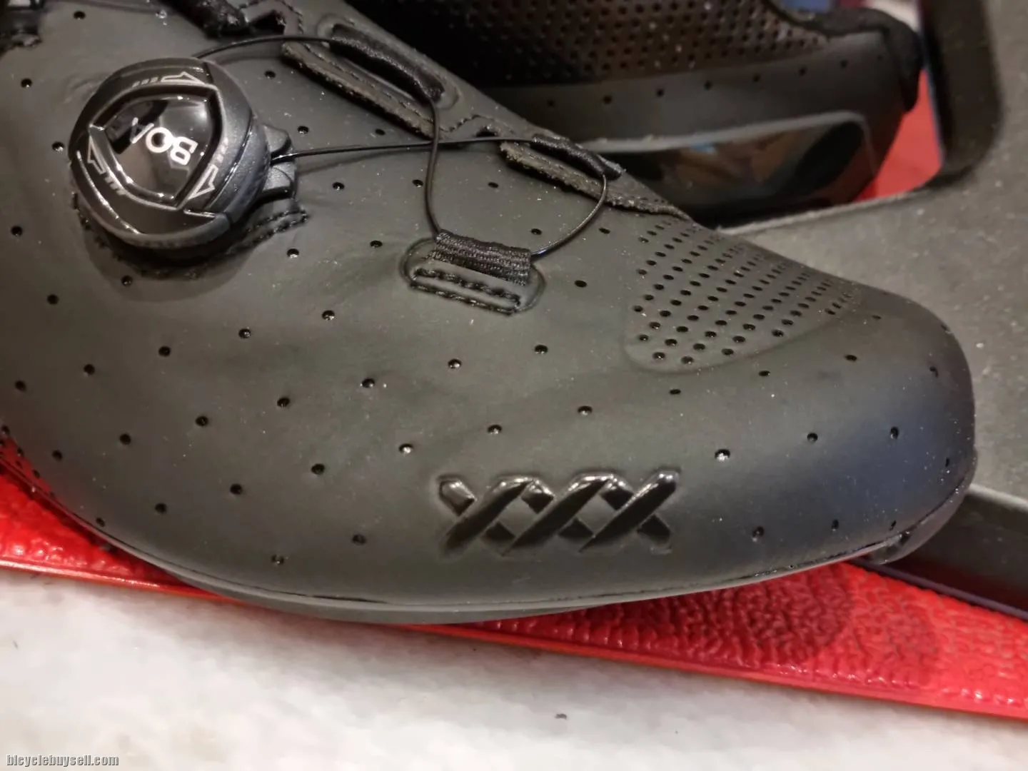 Bontrager XXX Road Shoes Size 43-New In Box