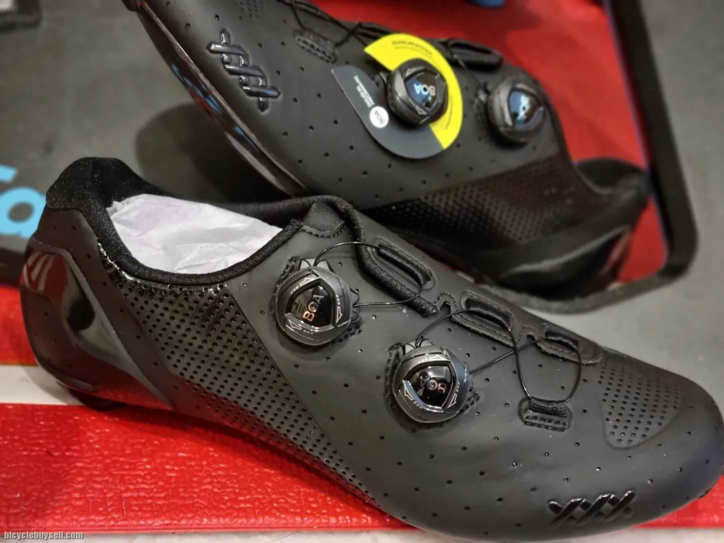 Bontrager XXX Road Shoes Size 43-New In Box