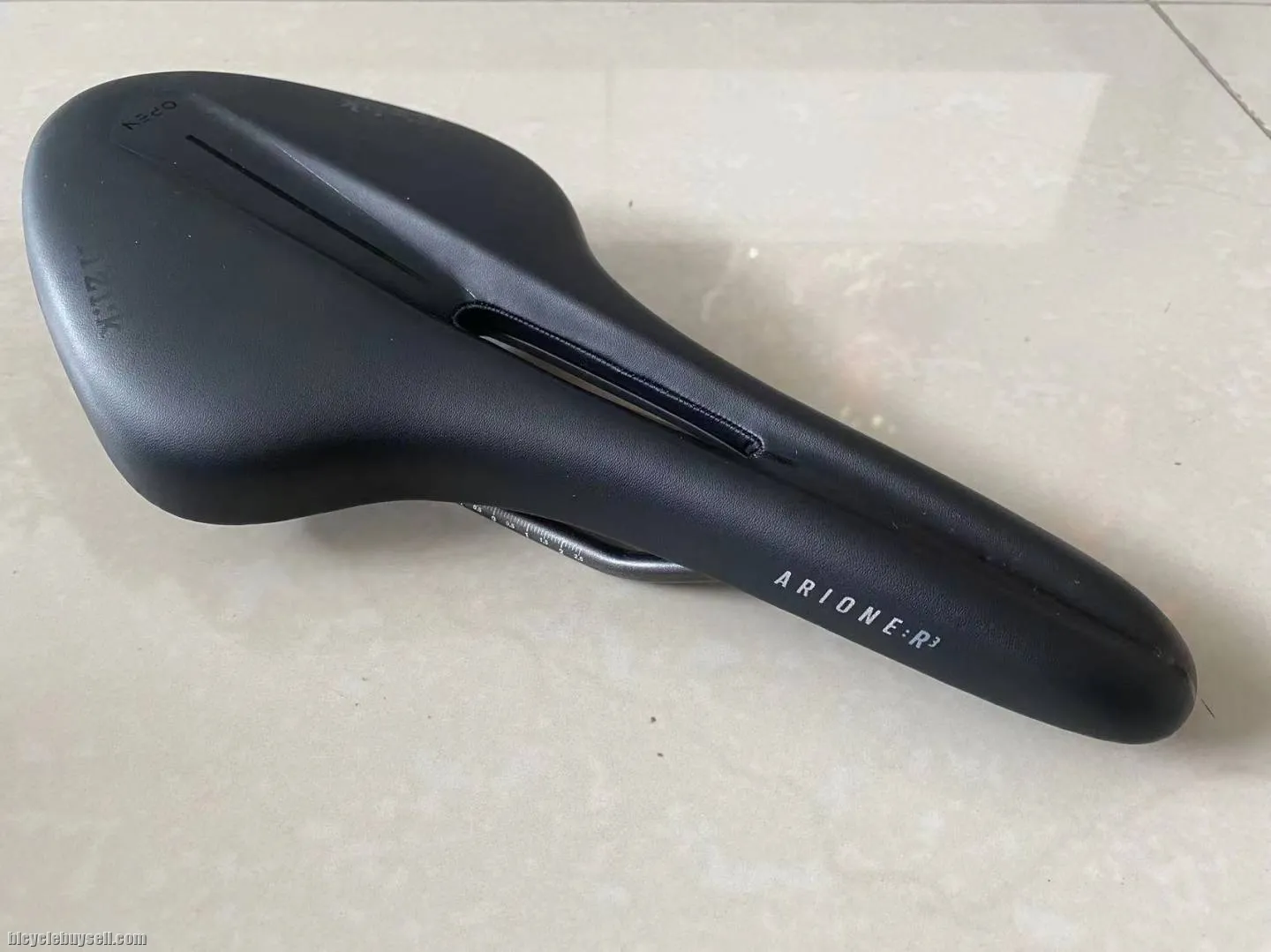 Fizik Arione R3 Open Large (Used)