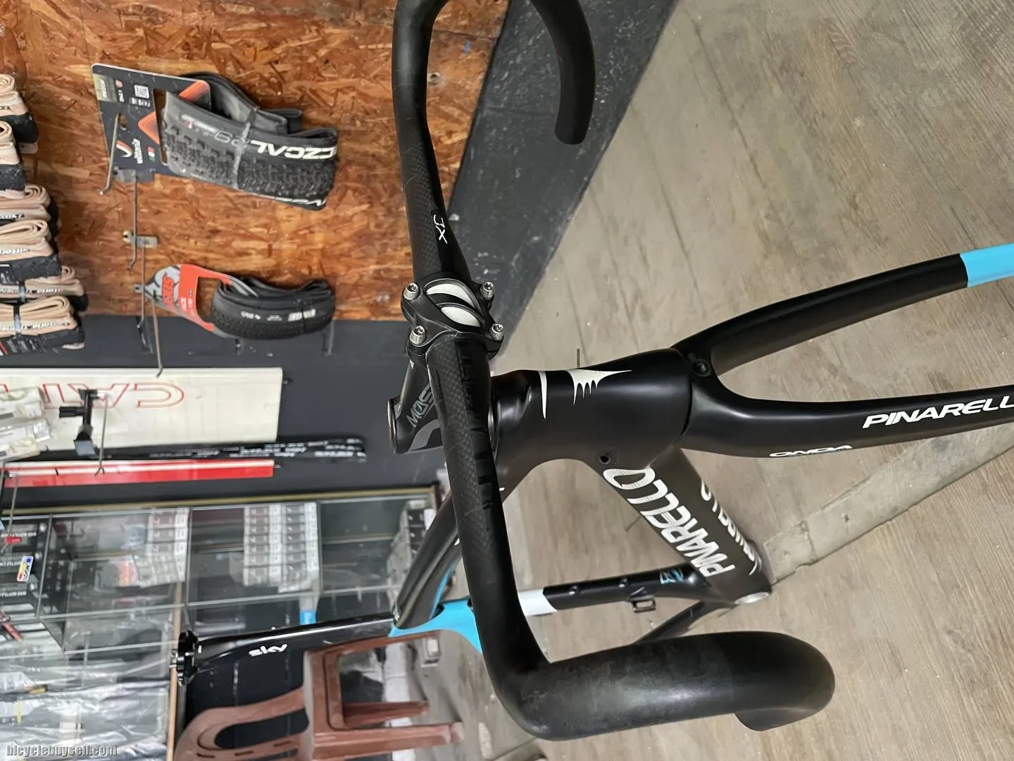 (SOLD) Pinarello Dogma F8 Sky Team Colourway