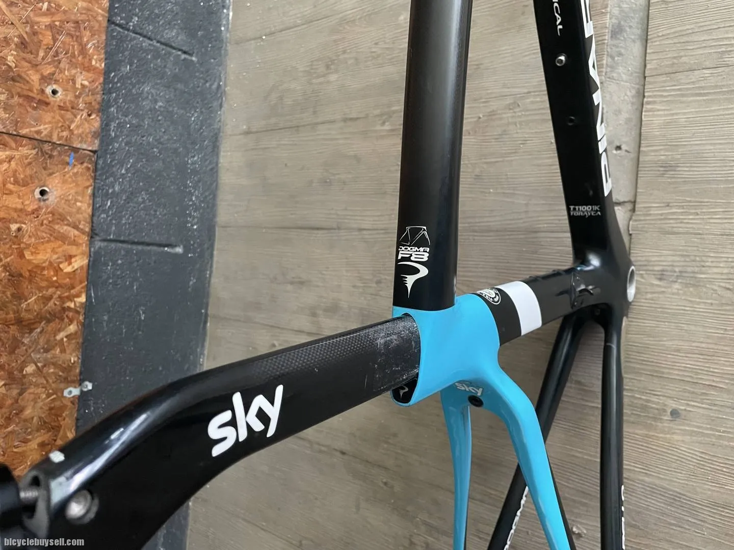 (SOLD) Pinarello Dogma F8 Sky Team Colourway