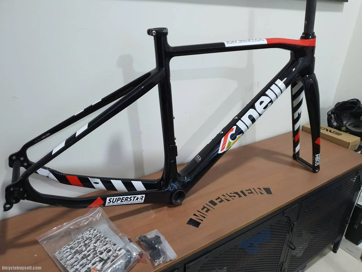 Cinelli superstar 2022 disc new frameset roadbike