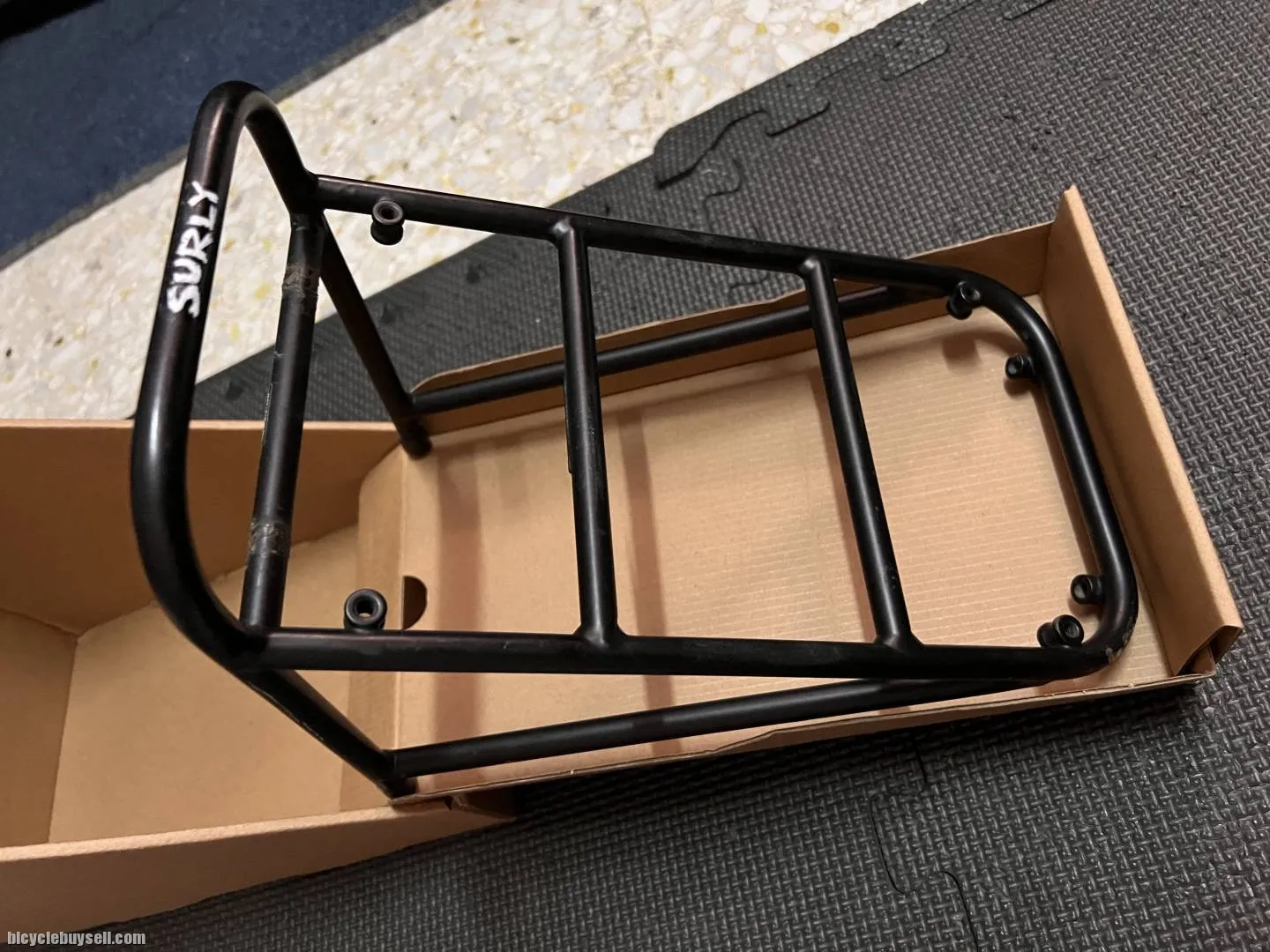SURLY 8 PACK FRONT RACK