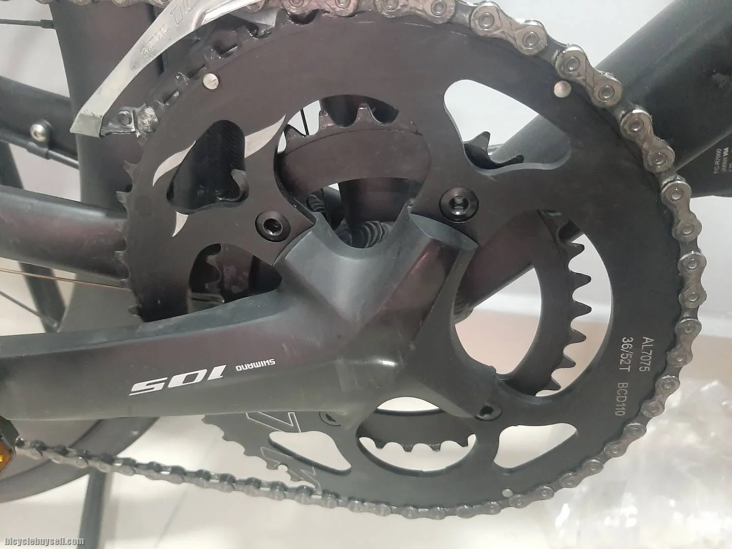original shimano hollowtech ii 105 r7000 crankset 52/36 OVAL CHAINRING