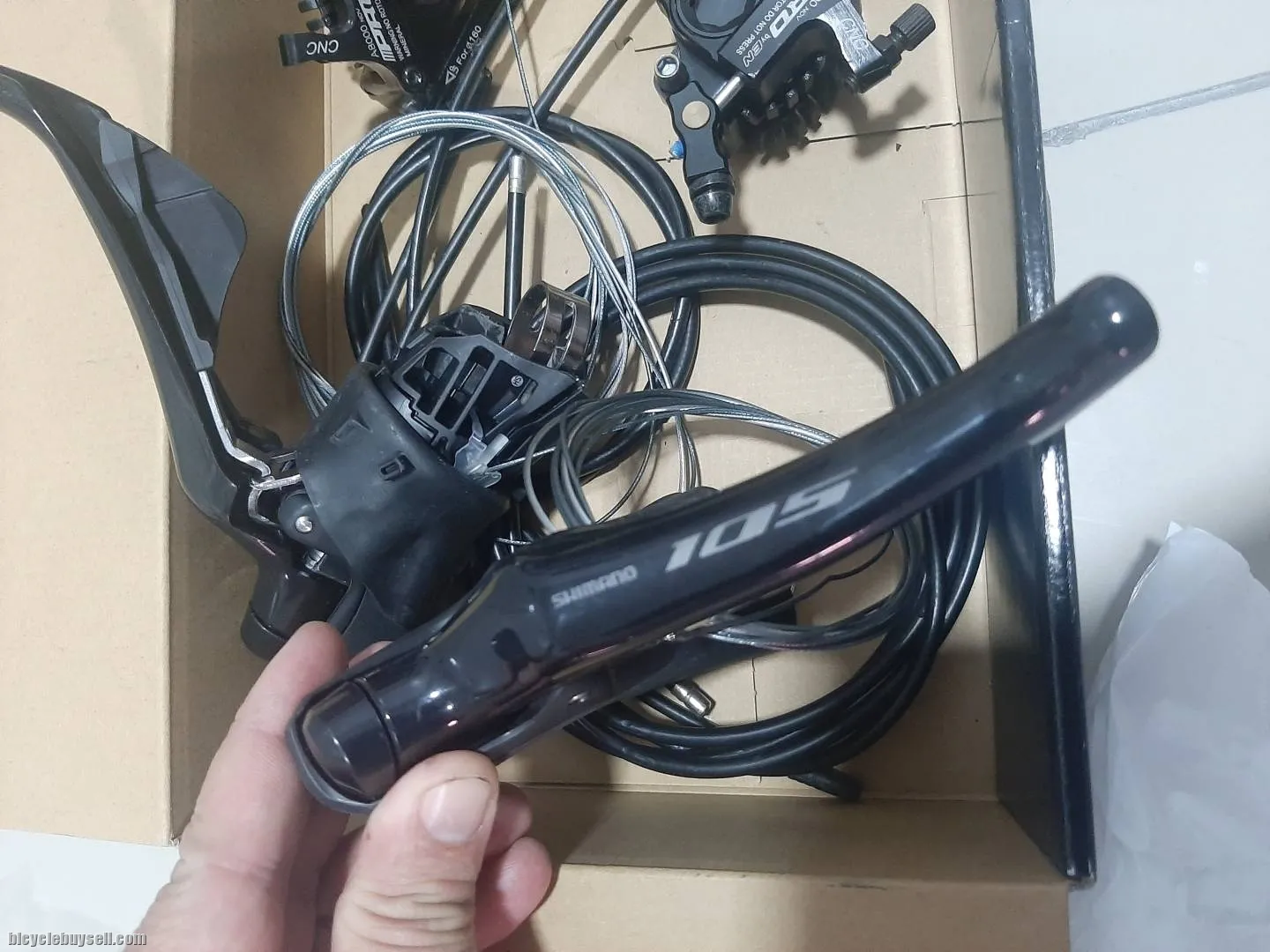 SHIMANO 105 Shifter 11-speed - R7000 + PRO A8000 MINERAL OIL BRAKE CALIPER