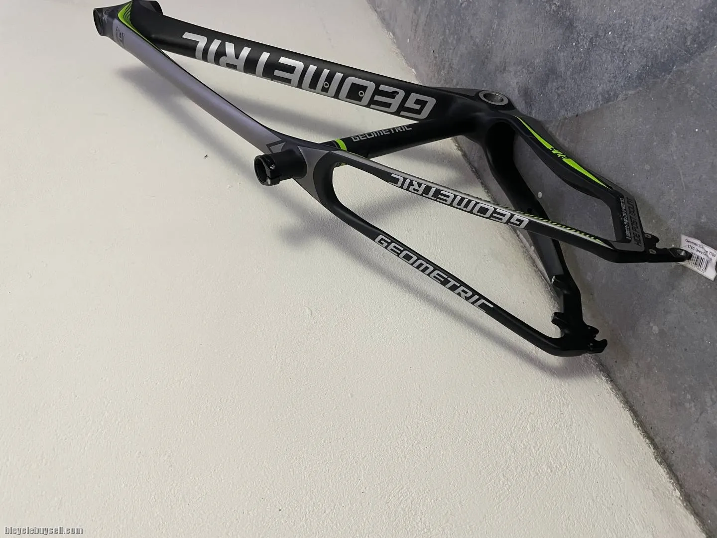 Geometric mtb frame