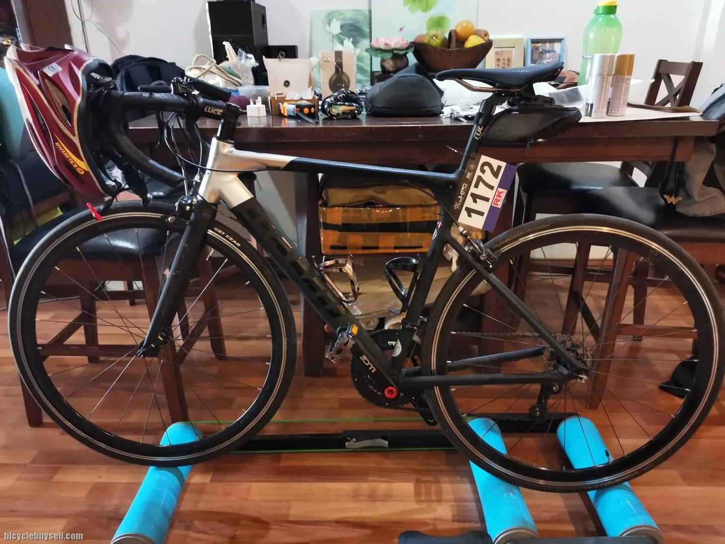 CAMP RADON AERO BIKE -SHIMANO SORA 9 SPEED 700CC (Used)