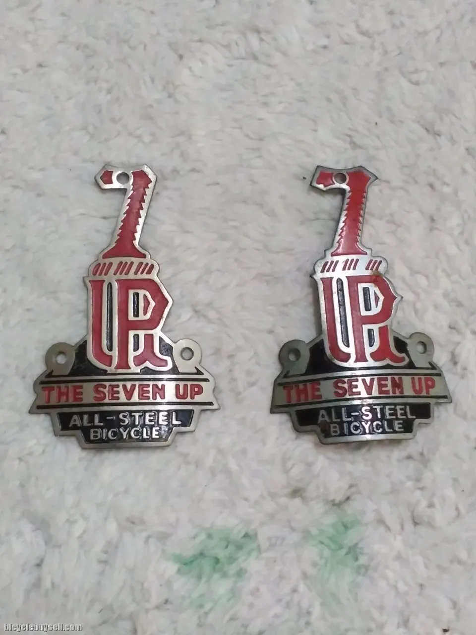 Vintage Roadbike Emblem  7up - Vintage - NOS