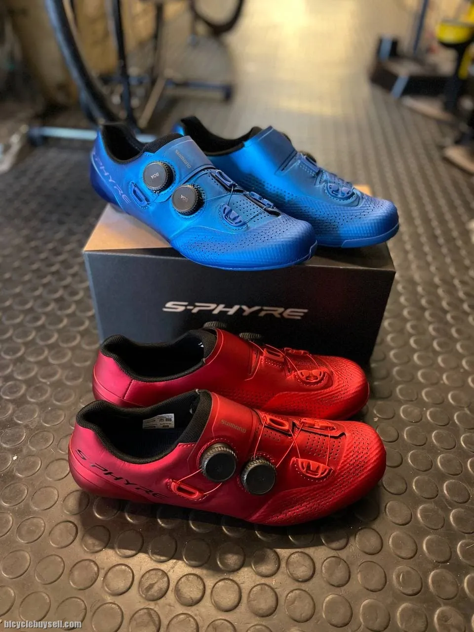 SHIMANO SPHYRE RC902 WIDE FIT RC9 SH-RC902 ULTIMATE ROAD COMPETITION SHOE WITH SUPREMELY ENGINEERED
