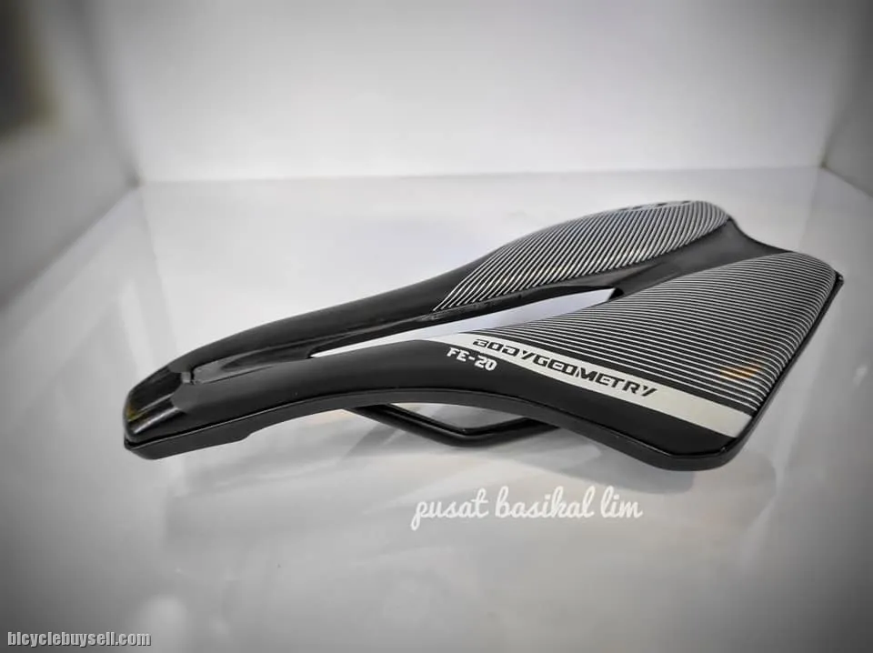 Feruni Fe-20 saddle