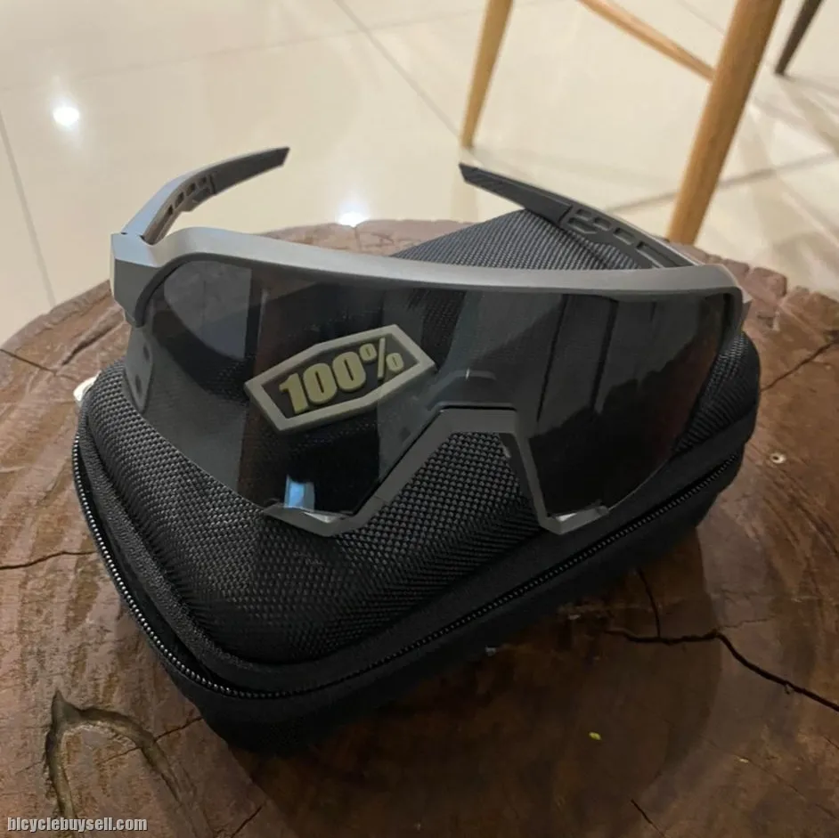 100% cycling sunglass