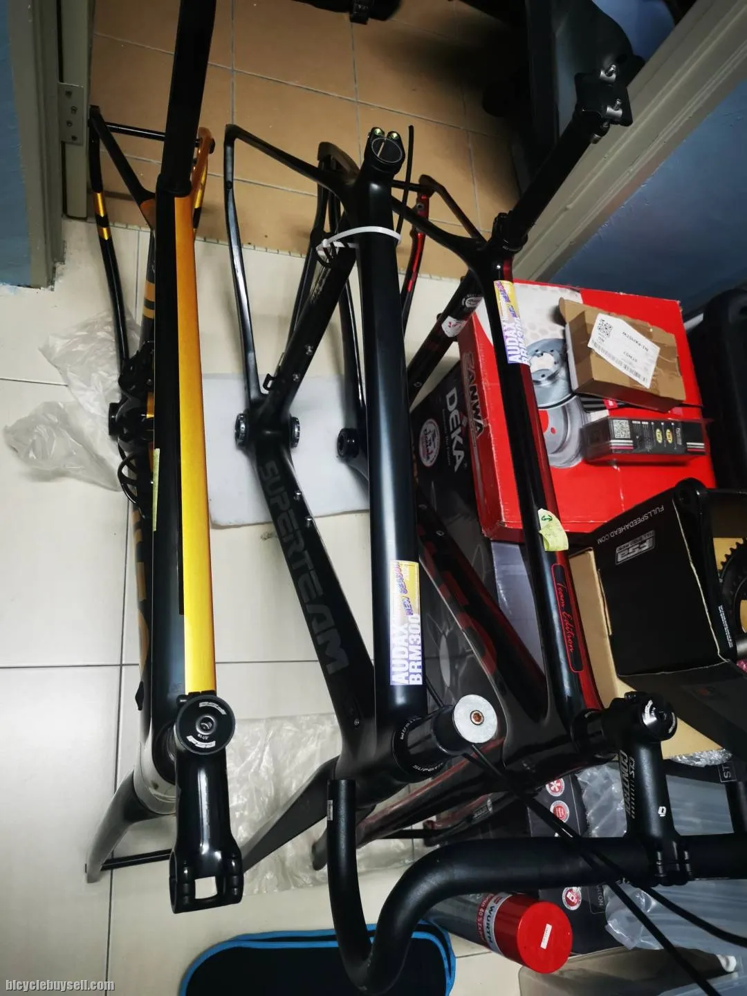 Gusto Ranger carbon frame
