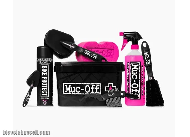 Muc Off 8 in 1 Bicycle Cleaning Kit