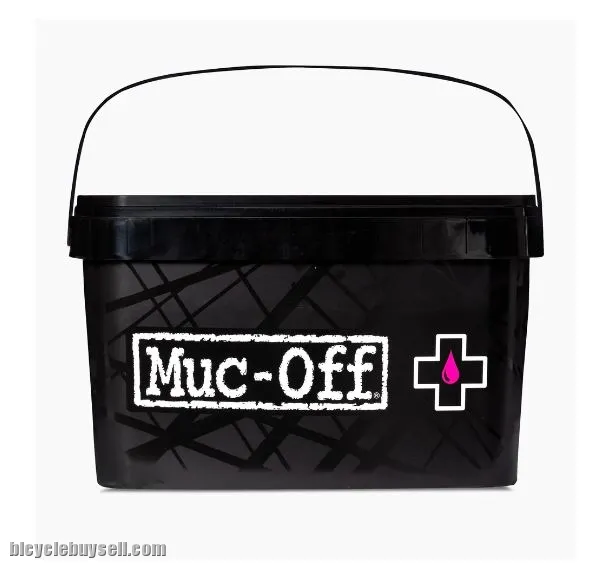 Muc Off 8 in 1 Bicycle Cleaning Kit