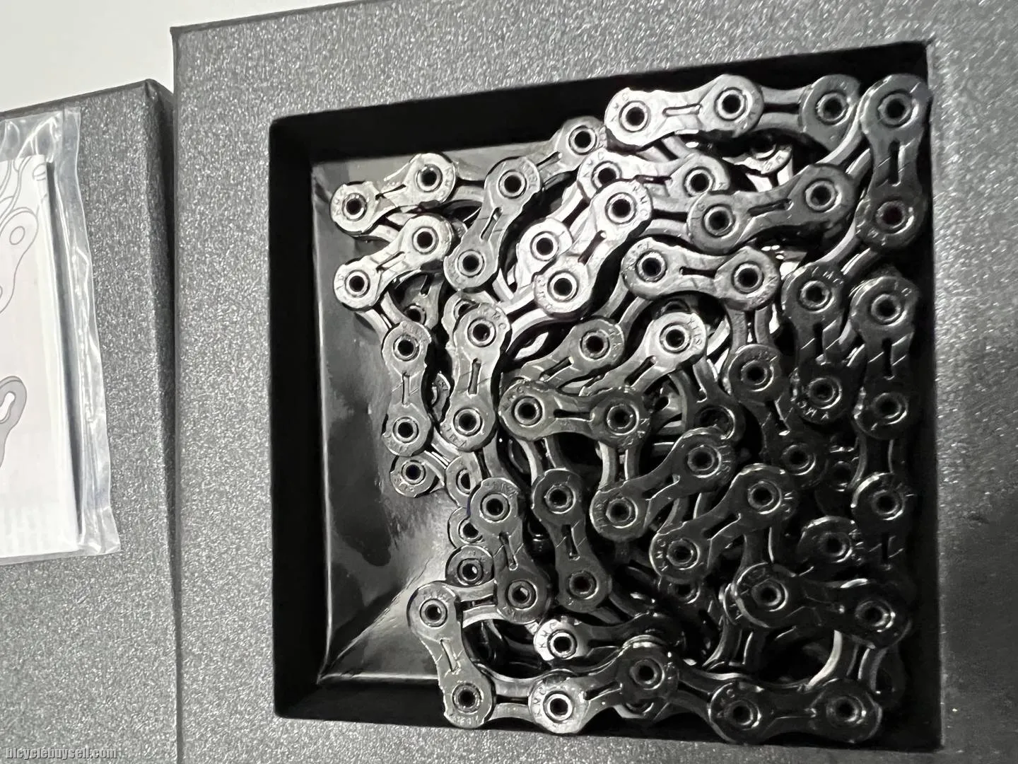 Kmc dlc chain 11speed (black)