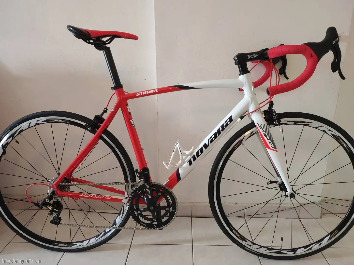 8kg Road Bike Novara Strada 22sp